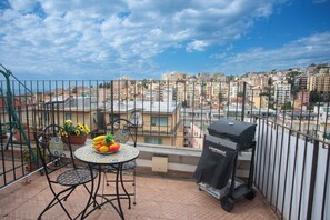 Outdoor dining - Sea View Historic Center (Sanremo)