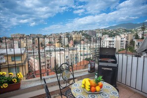 Outdoor dining - Sea View Historic Center (Sanremo)