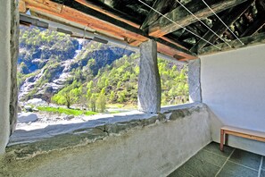 Interior - Rustico Val Bavona House (Cevio)