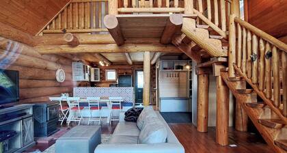 Charming Cabin / Close to Lake / Fire Pit / 3 BDRM