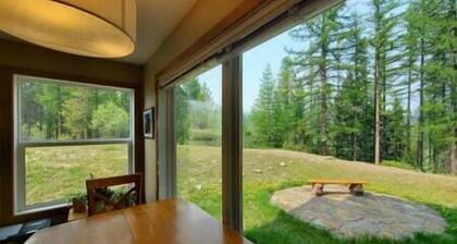 Hummingbird Suite Walk to Base of Ski Hill