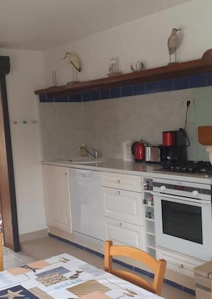 Private kitchen - Gîte Chez Mamie 
A pleasant and quiet cottage by the sea (Saint-Marcouf)
