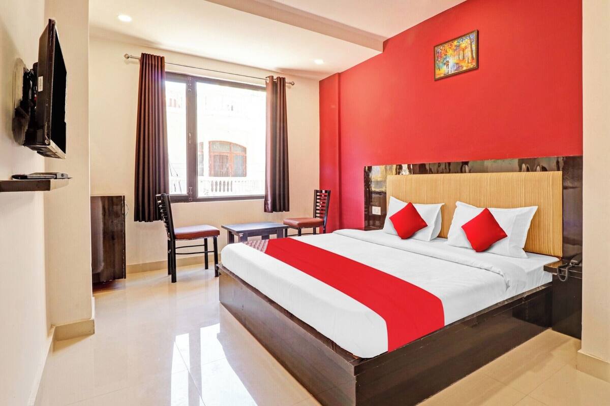 Soundproofing, free WiFi, bed sheets