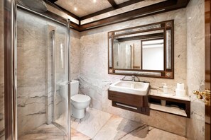 Shower, hair dryer, towels, soap - Unique First line luxury casa with amazing Seaview in golden mile puerto Banus  (Marbella)