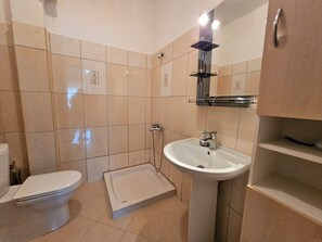 Apartamento, 2 habitaciones, fumadores | Baño