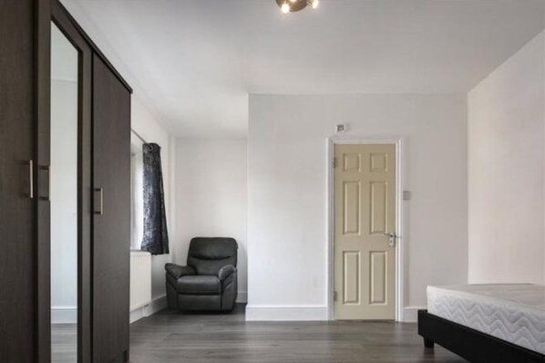 Talo, 4 makuuhuonetta, esteetön | Olohuone