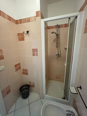 Apartamento, 1 habitación, fumadores, patio | Baño