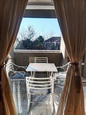 Chambre, 1 chambre, fumeur, piscine privée | Aire de séjour
