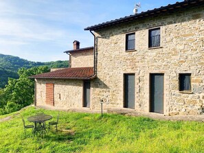 Exterior - Apartment on the Hill Between Gubbio and Perugia (Perugia)