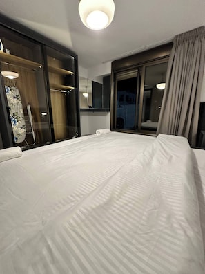 Apartment, 1 Bedroom, Accessible, Smoking | 1 bedroom