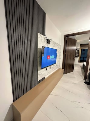 Apartment, 1 Bedroom, Accessible, Smoking | Room amenity
