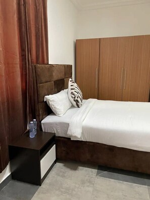 1 bedroom, iron/ironing board, WiFi, bed sheets