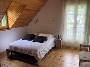 4 Schlafzimmer, Bügeleisen/Bügelbrett, Reisekinderbett, kostenloses WLAN