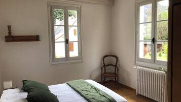 4 camere, ferro/asse da stiro, culla da viaggio, Wi-Fi gratuito