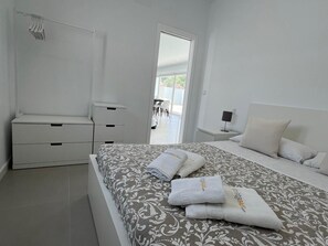 3 bedrooms, WiFi, bed sheets