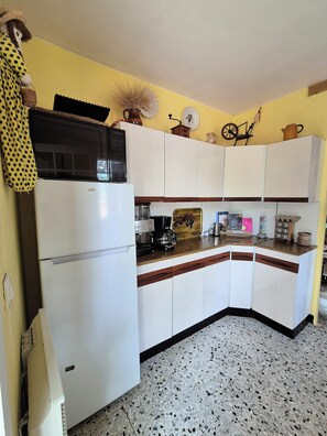 Mikrobølgeovn, ovn, kogeplade, opvaskemaskine