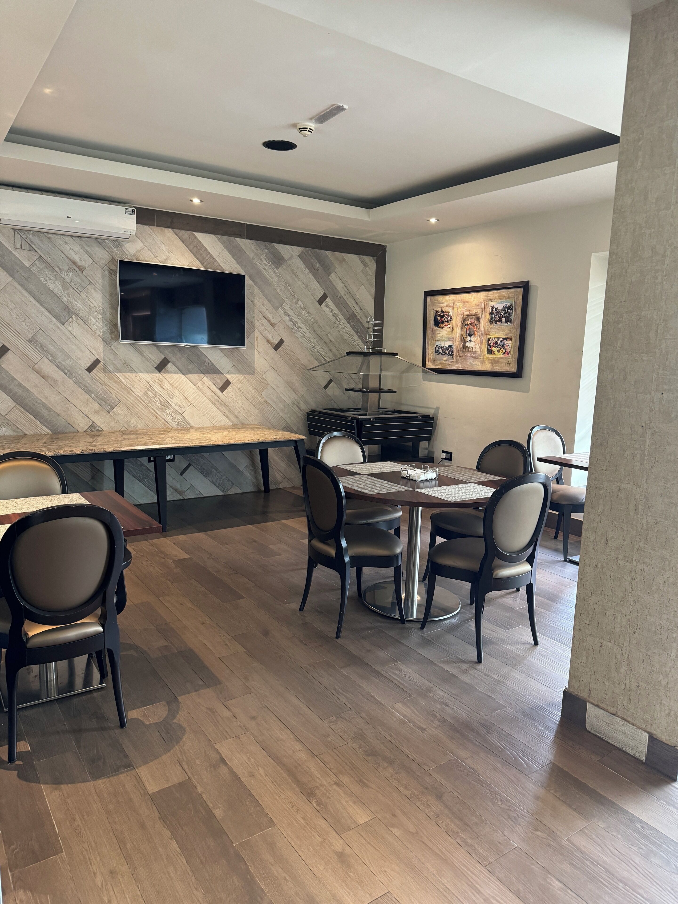 Photo - The Palms by Eagles Airport Residential