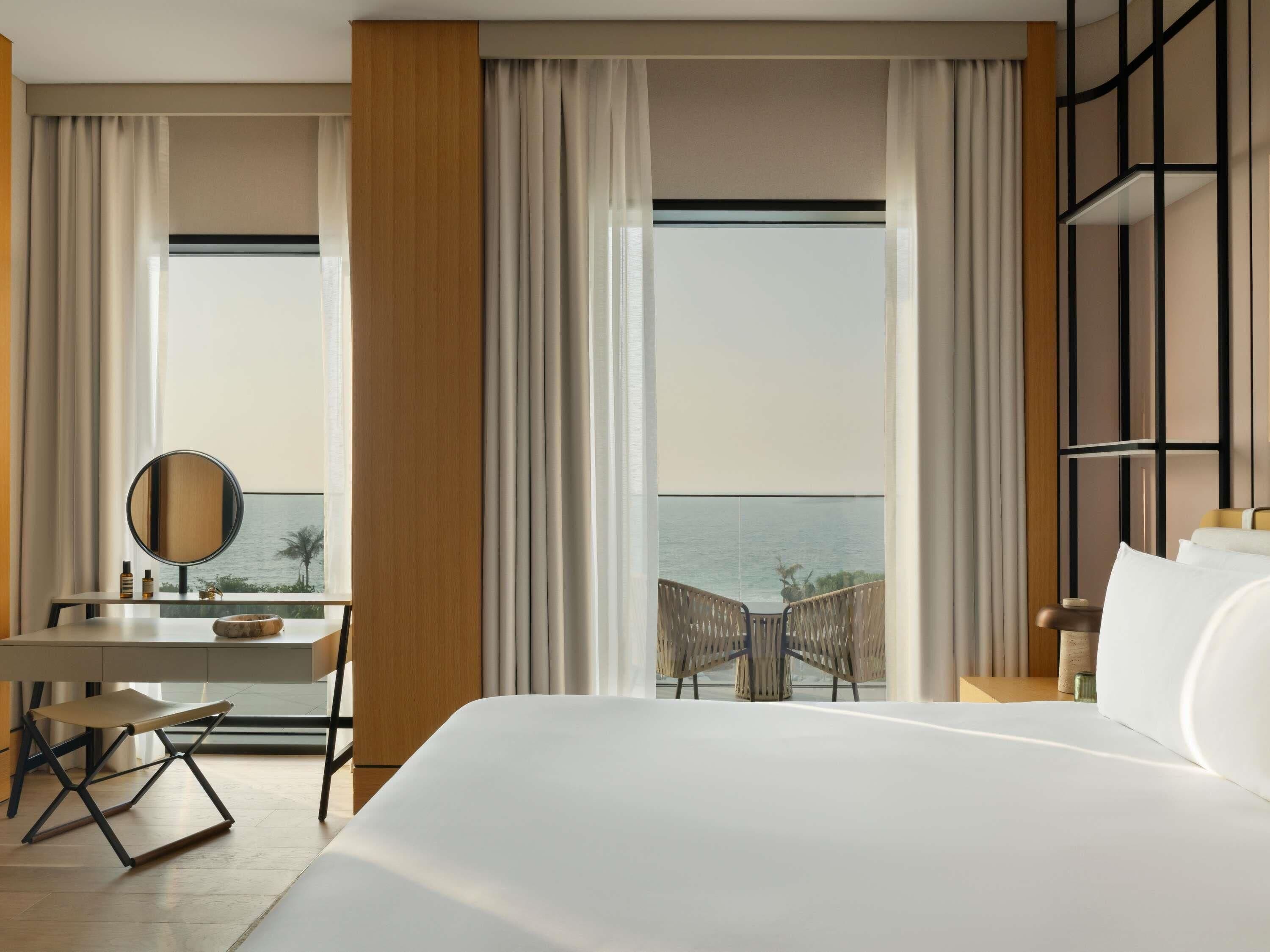 The Collins Suite | Sengetøy av topp kvalitet, dundyner, minibar og safe på rommet