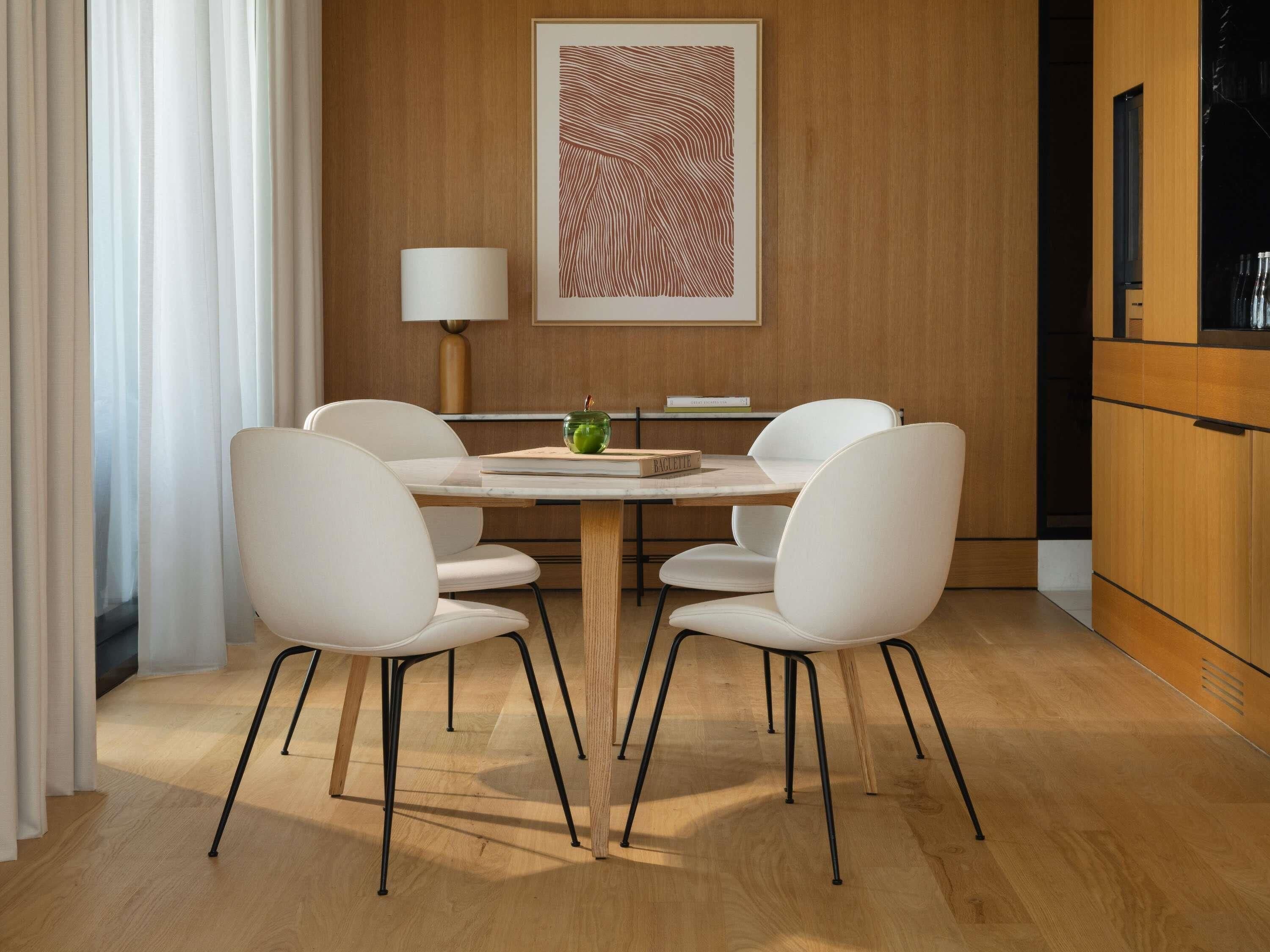 Premium bedding, down duvets, minibar, in-room safe