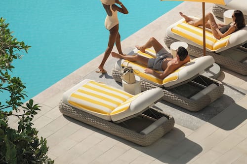 Piscine extérieure, tentes de plage, parasols de plage