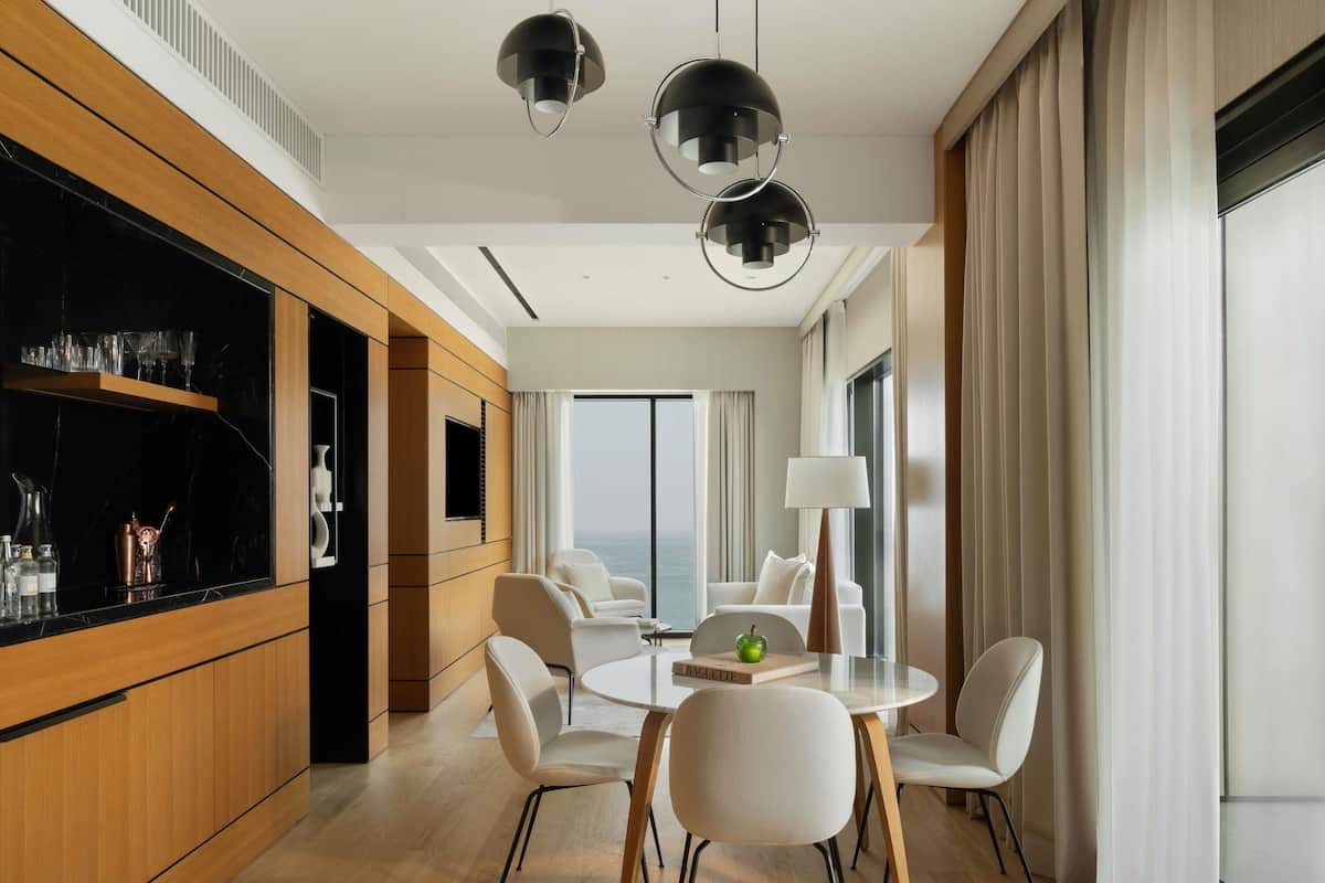 Suite, Terraza (Breaking Waves) | Ropa de cama de alta calidad, edredón y minibar