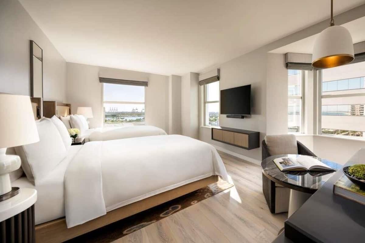 Ropa de cama hipoalergénica y escritorio