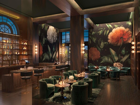 5 Bars/Lounges, Poolbar