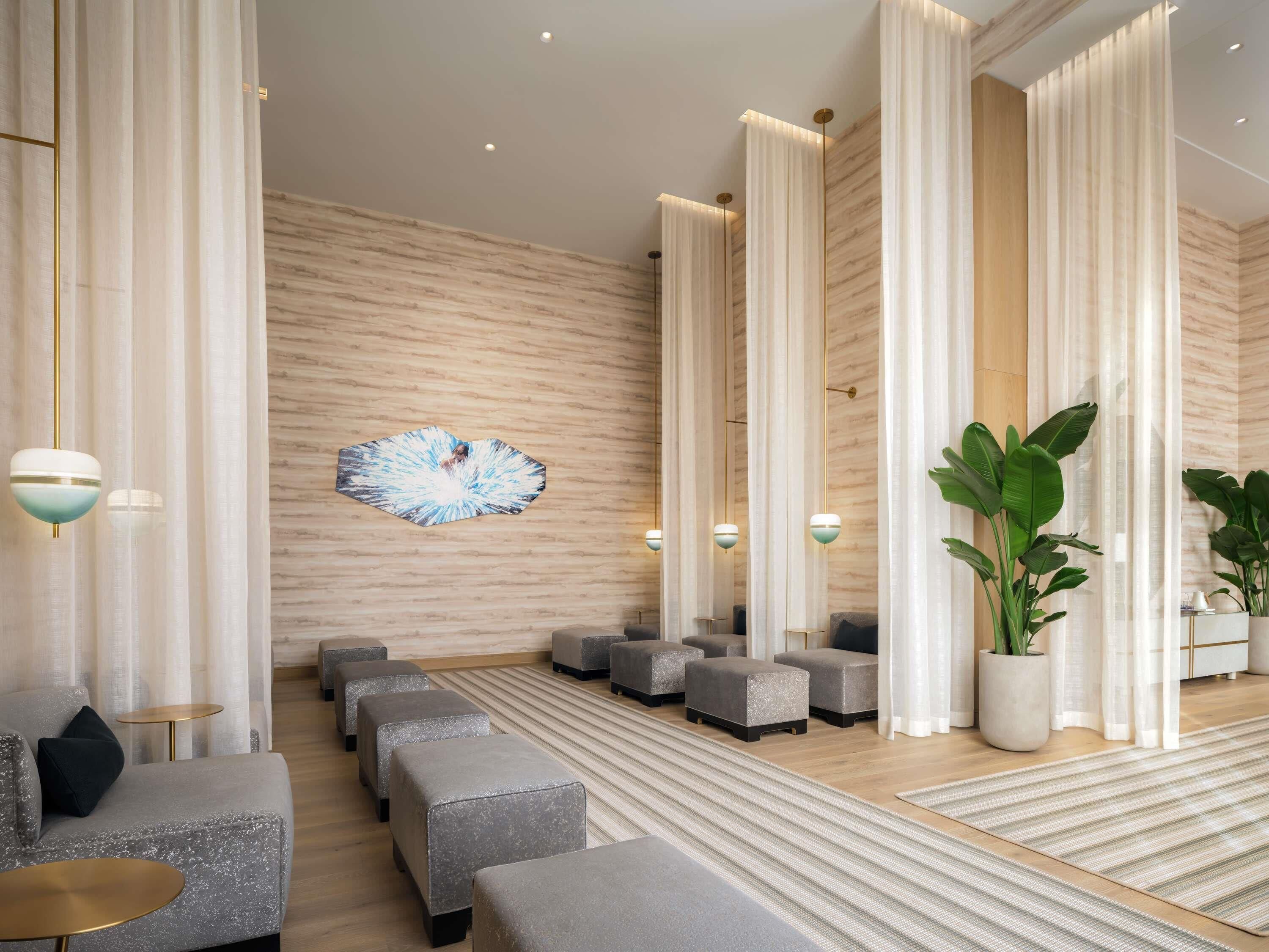 Couples treatment rooms, steam room, body treatments, aromatherapy