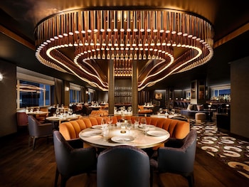 Restaurant at Fairmont Breakers Long Beach
