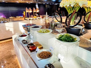 Daily buffet breakfast for a fee