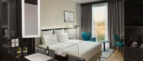 1 bedroom, premium bedding, down comforters, memory foam beds