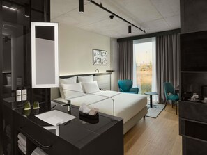 1 bedroom, premium bedding, down comforters, memory foam beds