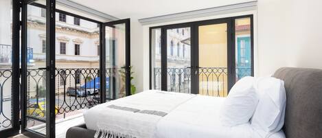 2 habitaciones, tabla de planchar con plancha y cuna de viaje