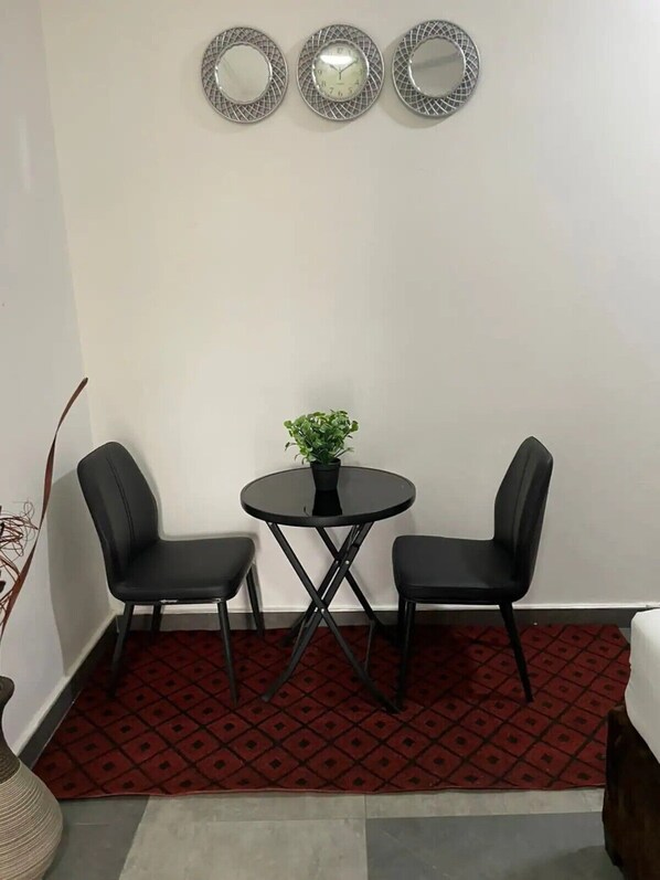 Dining - Cozy Studio with Pool & Gym! (Ghana)