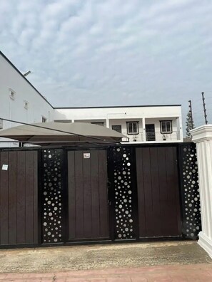 Exterior - Cozy Studio with Pool & Gym! (Ghana)