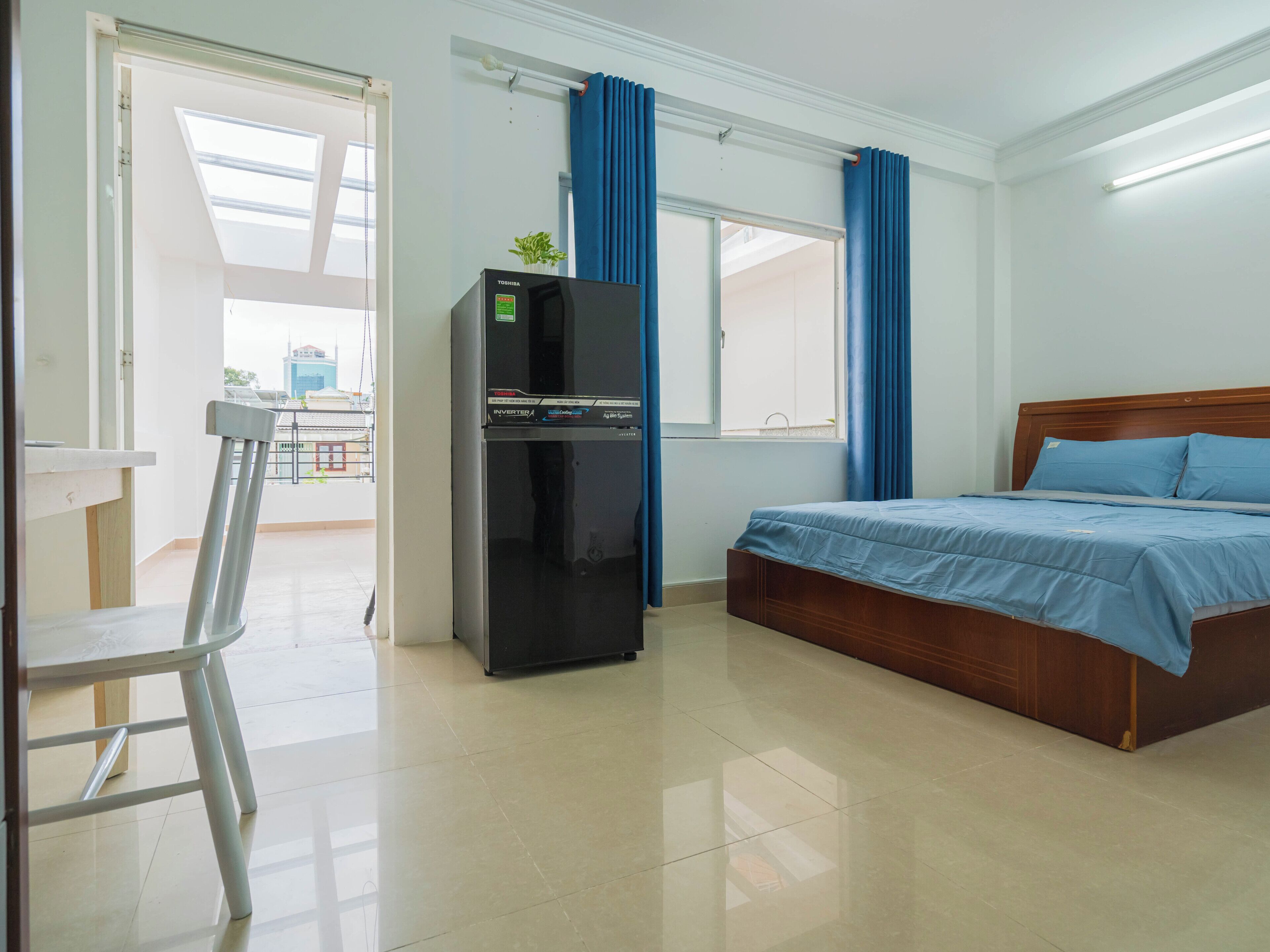 Dobbeltrom, balkong | Blendingsgardiner, wi-fi (inkludert) og sengetøy