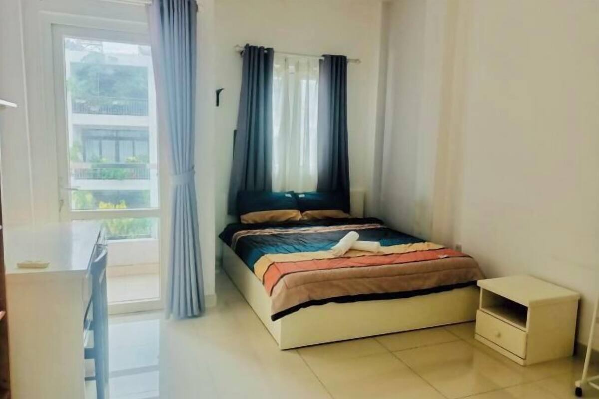 Mørklægningsgardiner, gratis Wi-Fi, sengetøj