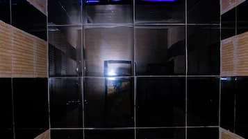 Phòng xông hơi, massage mô sâu, dịch vụ massage