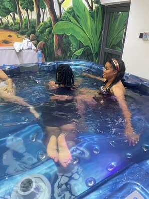 Innenpool, Außenpool