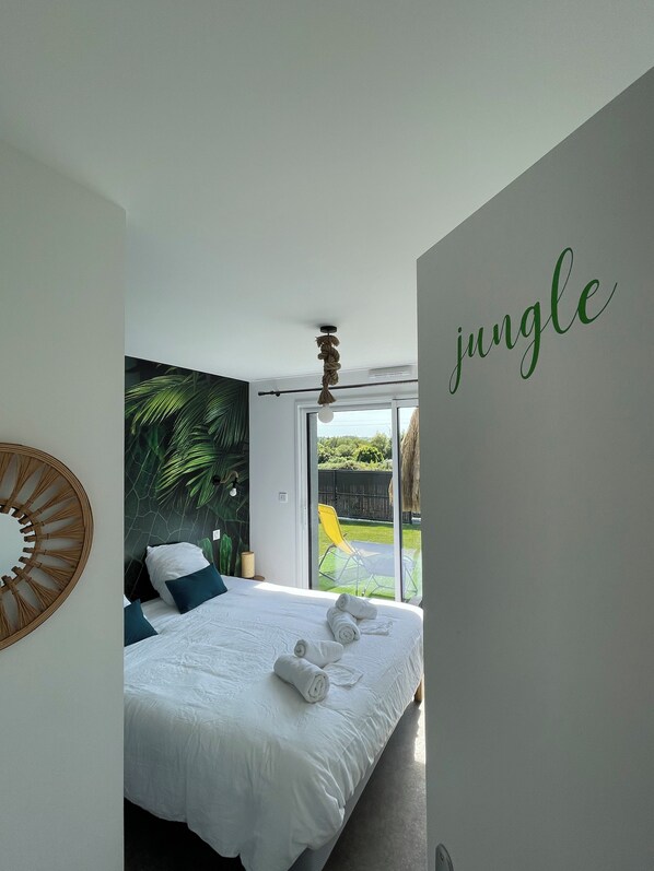 5 bedrooms, in-room safe, iron/ironing board, travel cot
