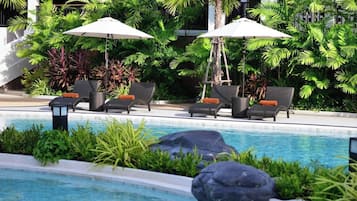 2 udendørs pools