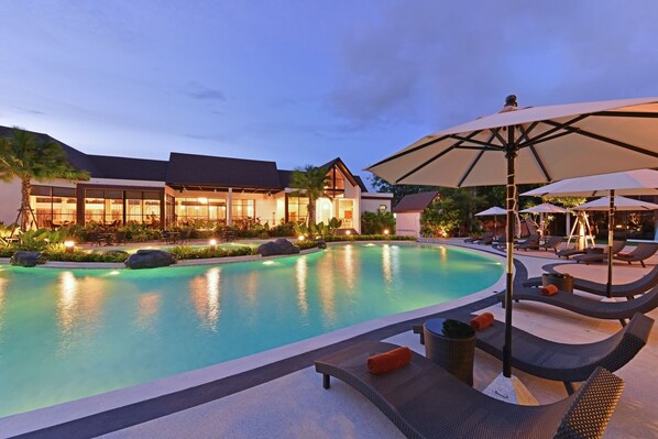 2 outdoor pools - Kastel Pattaya Hotel (Pattaya)
