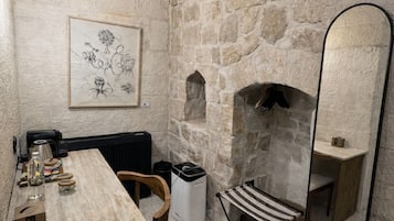 Standard Double Room, Garden View | In-room safe, soundproofing, free WiFi, bed sheets