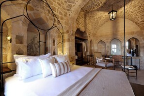 Caja de seguridad en la habitación y sistema de insonorización 