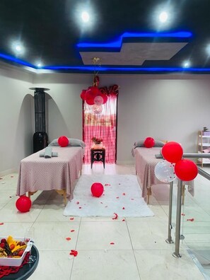 Couples treatment room(s), hot stone massages, Swedish massages