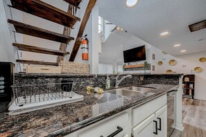 Fridge, microwave, oven, stovetop - Upscale 1BR Condo in Med Center (Houston)