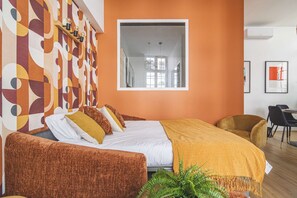 1 bedroom, desk, WiFi, bed sheets - Apartment for 4 people 2 rooms (Reims)