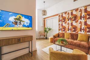 TV - Apartment for 4 people 2 rooms (Reims)