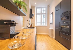 Unclassified image, 2 of 56, button