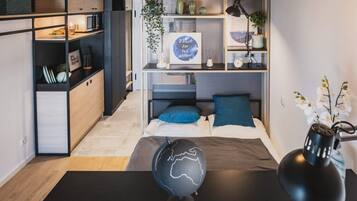 Desk, laptop workspace, free WiFi